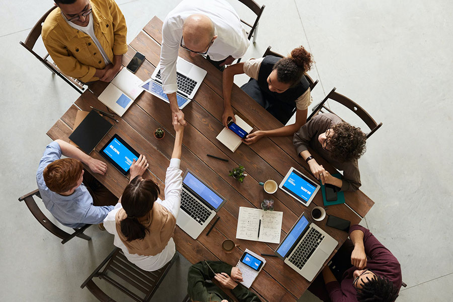 empleados buen clima laboral beneficios